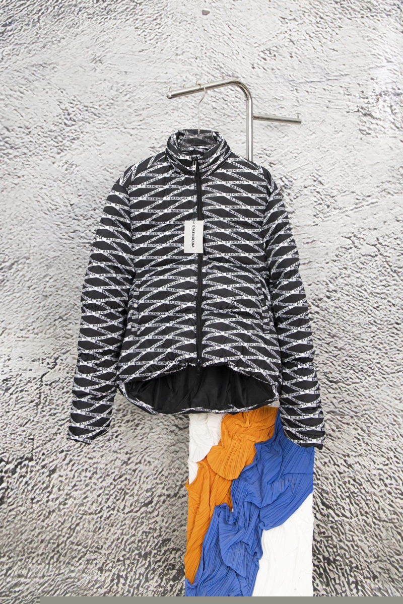 Ba*len*cia*ga down coat